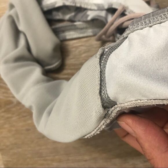 Aerie American Eagle gray floral print sports bra M-teens - Picture 7 of 8